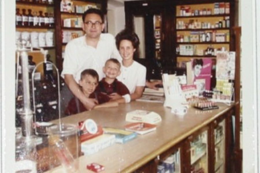 Geschichte 15 Mag. pharm. Walter Bencic und Familie