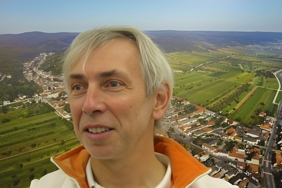 Geschichte 16 Mag. pharm. Wolfgang Bencic