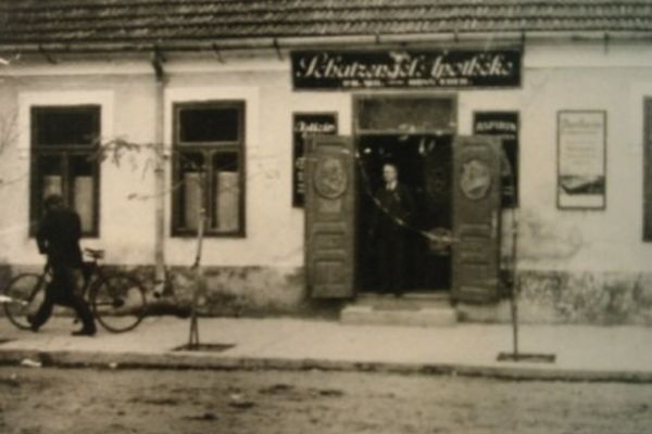 Geschichte 12 Apotheke zur Zeit Mag. Eders