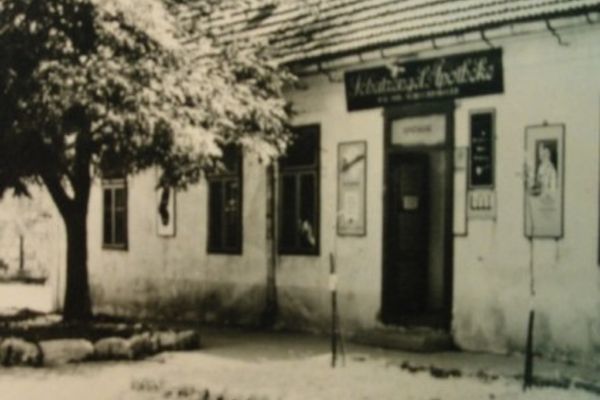 Geschichte 14 Apotheke zur Zeit Mag. Scheichenbauers